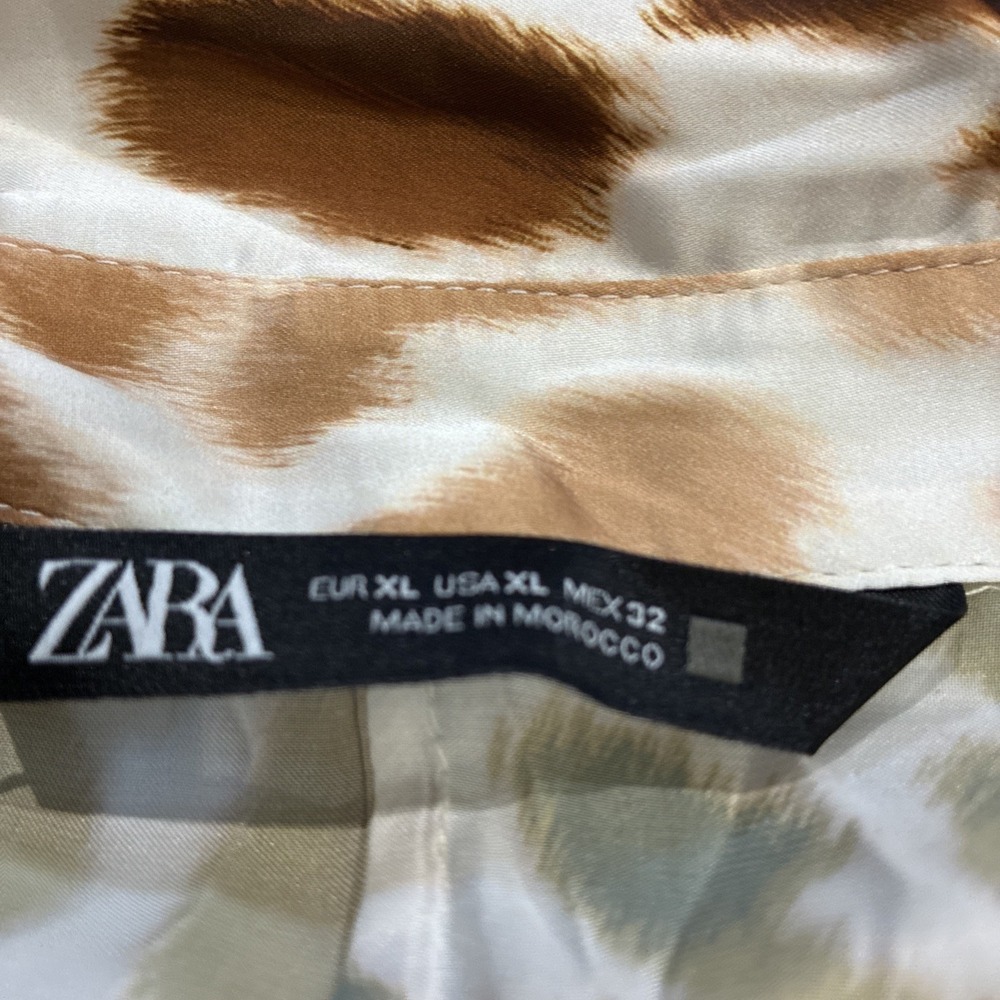 Zara Sheer Satin Animal Print Button Up Collared Blouse | Size XL | NWOT - Picture 5 of 6